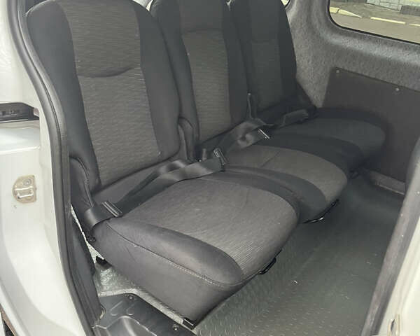 Белый Рено Кенгу, объемом двигателя 1.46 л и пробегом 398 тыс. км за 5600 $, фото 16 на Automoto.ua