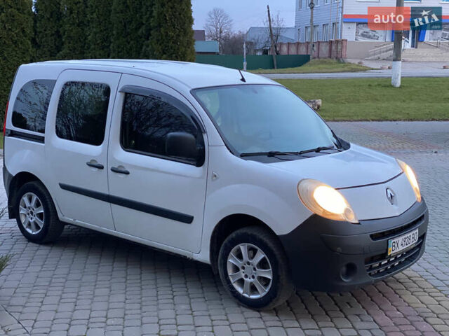 Белый Рено Кенгу, объемом двигателя 1.5 л и пробегом 270 тыс. км за 4599 $, фото 3 на Automoto.ua