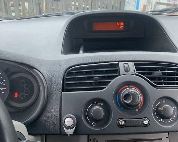 Белый Рено Кенгу, объемом двигателя 1.5 л и пробегом 270 тыс. км за 4900 $, фото 7 на Automoto.ua