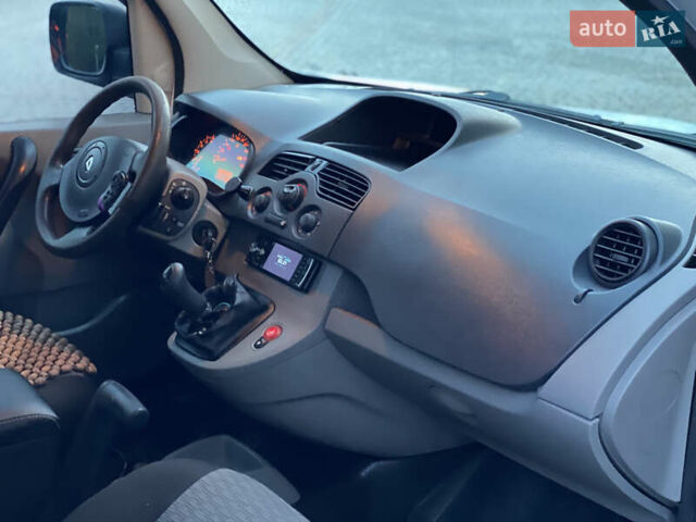 Белый Рено Кенгу, объемом двигателя 1.5 л и пробегом 270 тыс. км за 4599 $, фото 37 на Automoto.ua