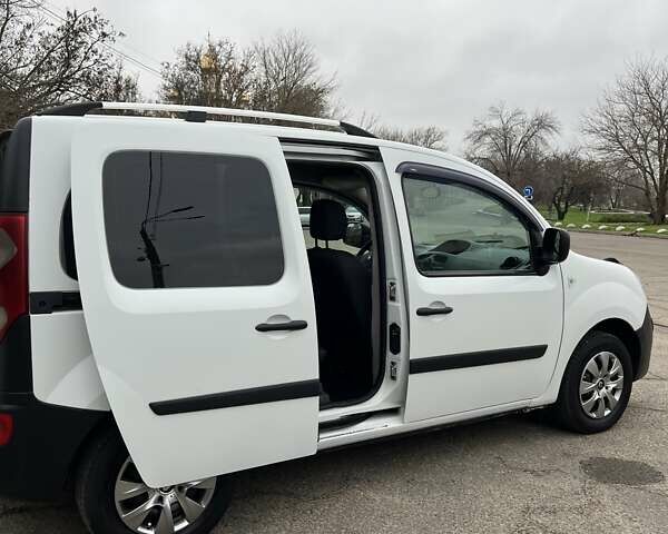 Білий Рено Кєнгу, об'ємом двигуна 1.46 л та пробігом 280 тис. км за 5250 $, фото 2 на Automoto.ua