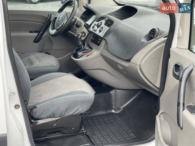 Белый Рено Кенгу, объемом двигателя 1.46 л и пробегом 246 тыс. км за 5850 $, фото 15 на Automoto.ua