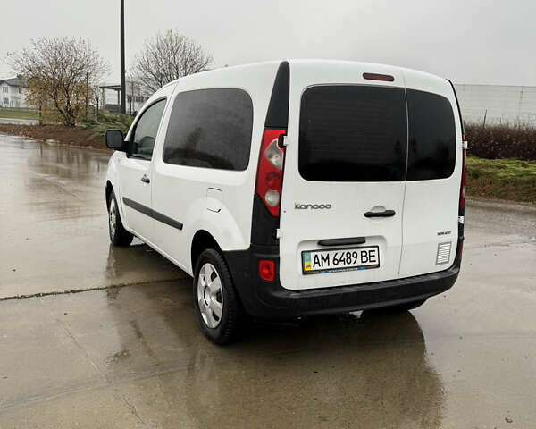 Белый Рено Кенгу, объемом двигателя 1.5 л и пробегом 170 тыс. км за 6800 $, фото 4 на Automoto.ua