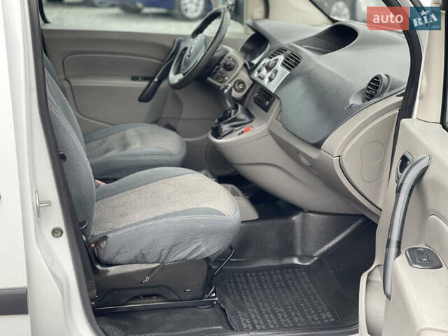 Белый Рено Кенгу, объемом двигателя 1.46 л и пробегом 246 тыс. км за 5850 $, фото 17 на Automoto.ua