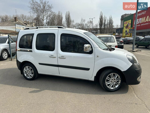 Белый Рено Кенгу, объемом двигателя 1.46 л и пробегом 200 тыс. км за 6999 $, фото 9 на Automoto.ua
