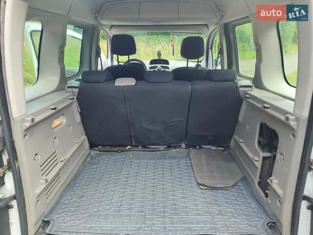 Белый Рено Кенгу, объемом двигателя 1.5 л и пробегом 322 тыс. км за 4400 $, фото 16 на Automoto.ua