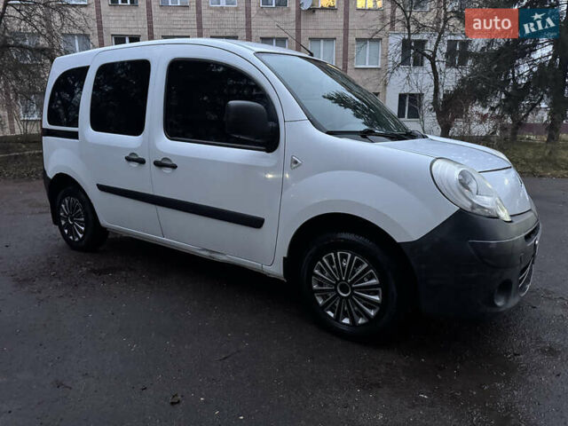 Белый Рено Кенгу, объемом двигателя 1.46 л и пробегом 110 тыс. км за 7800 $, фото 2 на Automoto.ua