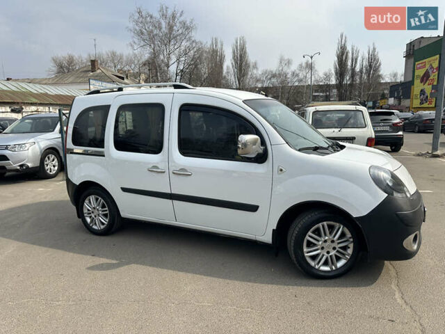 Белый Рено Кенгу, объемом двигателя 1.46 л и пробегом 200 тыс. км за 6999 $, фото 8 на Automoto.ua