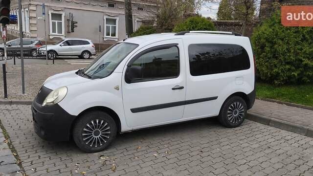 Рено Кенгу 2009 в Бориславе на Automoto.ua Белый Рено Кенгу, объемом двигателя 1.5 л и пробегом 297 тыс. км за 5550 $, фото 16 на Automoto.ua