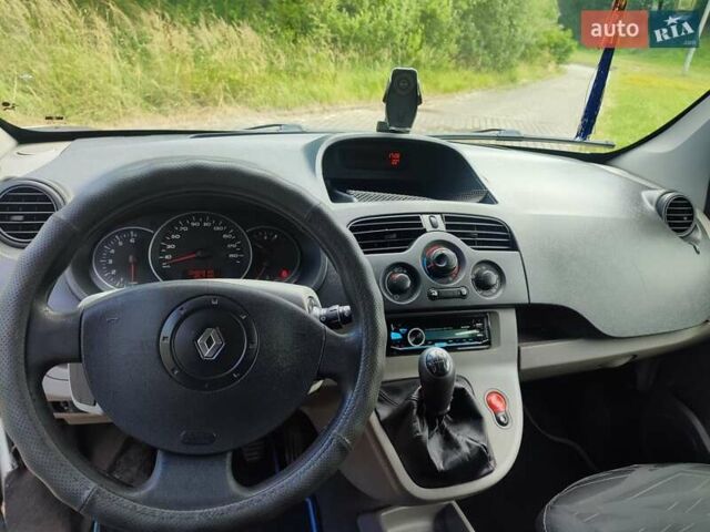 Белый Рено Кенгу, объемом двигателя 1.5 л и пробегом 322 тыс. км за 4400 $, фото 9 на Automoto.ua