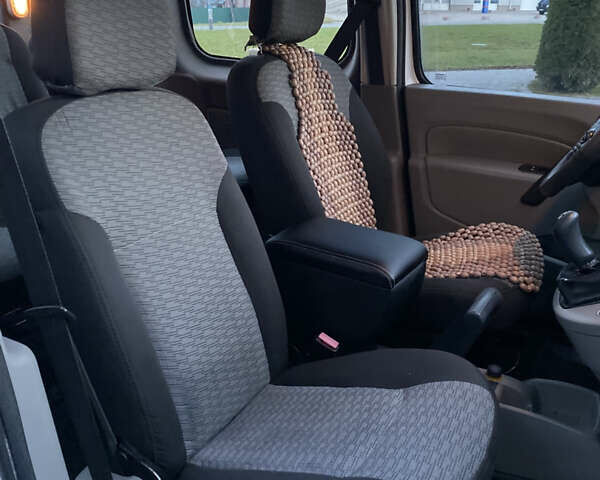 Белый Рено Кенгу, объемом двигателя 1.5 л и пробегом 270 тыс. км за 4599 $, фото 39 на Automoto.ua