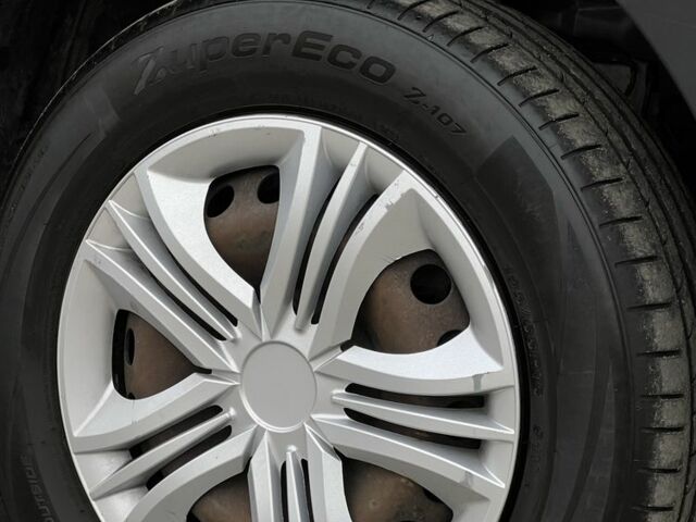 Белый Рено Кенгу, объемом двигателя 1.6 л и пробегом 185 тыс. км за 5500 $, фото 11 на Automoto.ua