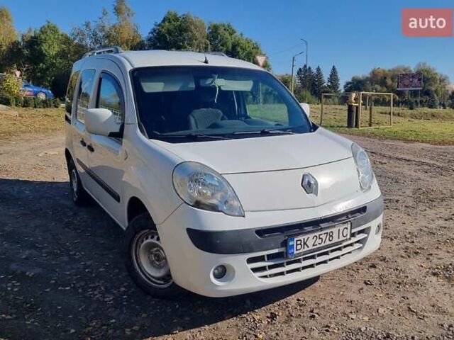 Белый Рено Кенгу, объемом двигателя 1.5 л и пробегом 281 тыс. км за 6300 $, фото 3 на Automoto.ua