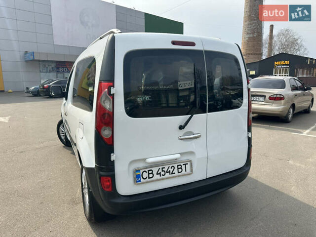 Белый Рено Кенгу, объемом двигателя 1.46 л и пробегом 200 тыс. км за 6999 $, фото 16 на Automoto.ua