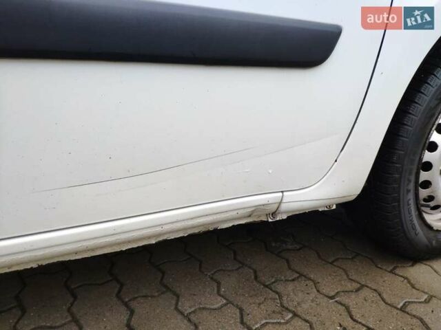 Белый Рено Кенгу, объемом двигателя 1.5 л и пробегом 339 тыс. км за 5499 $, фото 8 на Automoto.ua