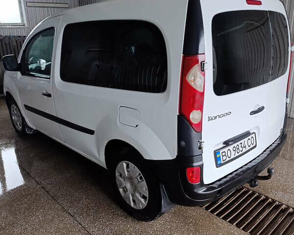 Белый Рено Кенгу, объемом двигателя 1.46 л и пробегом 320 тыс. км за 4700 $, фото 3 на Automoto.ua