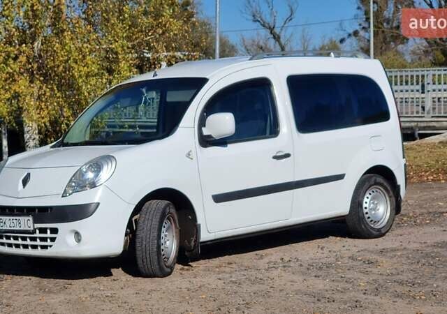 Белый Рено Кенгу, объемом двигателя 1.5 л и пробегом 281 тыс. км за 6300 $, фото 5 на Automoto.ua