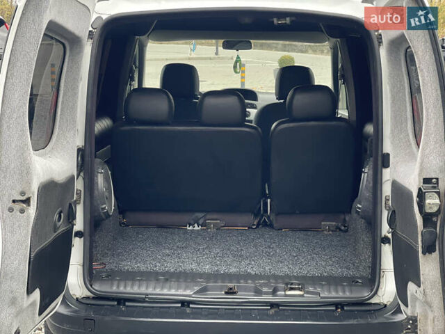 Белый Рено Кенгу, объемом двигателя 1.46 л и пробегом 246 тыс. км за 5850 $, фото 21 на Automoto.ua