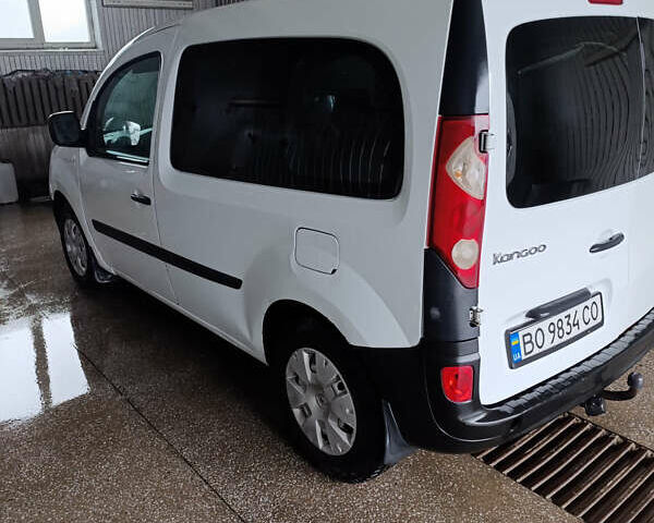Белый Рено Кенгу, объемом двигателя 1.46 л и пробегом 320 тыс. км за 4700 $, фото 2 на Automoto.ua
