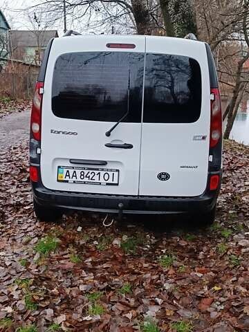 Белый Рено Кенгу, объемом двигателя 1.5 л и пробегом 300 тыс. км за 5200 $, фото 1 на Automoto.ua