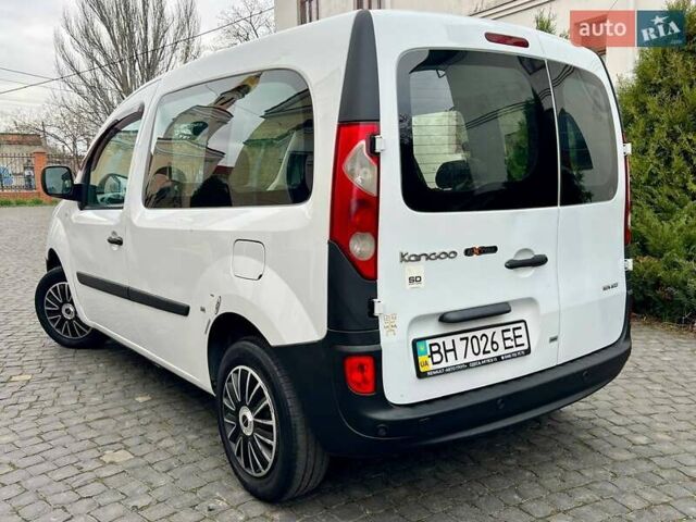 Белый Рено Кенгу, объемом двигателя 1.5 л и пробегом 170 тыс. км за 6700 $, фото 3 на Automoto.ua