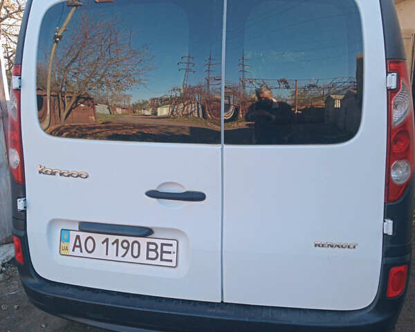 Белый Рено Кенгу, объемом двигателя 1.46 л и пробегом 180 тыс. км за 6500 $, фото 15 на Automoto.ua