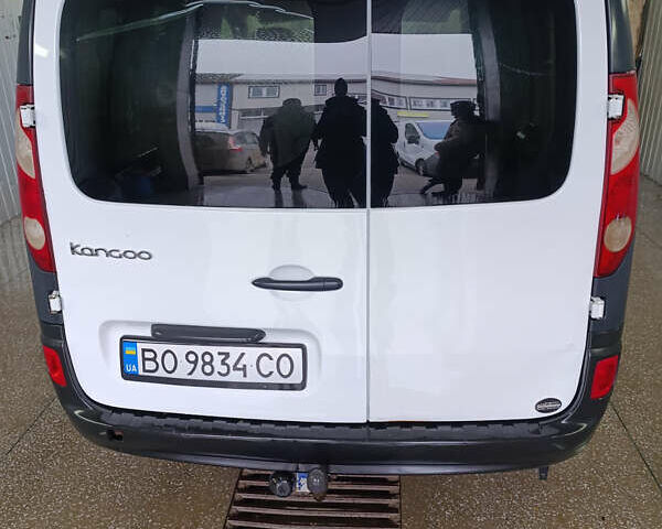 Белый Рено Кенгу, объемом двигателя 1.46 л и пробегом 320 тыс. км за 4700 $, фото 7 на Automoto.ua