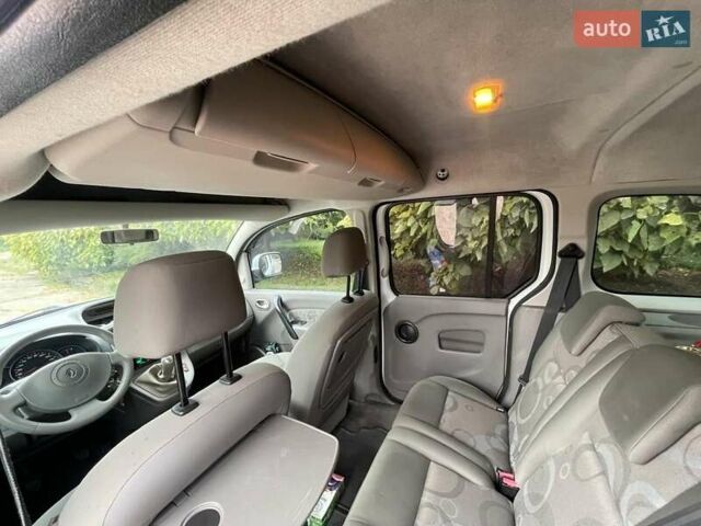 Белый Рено Кенгу, объемом двигателя 1.5 л и пробегом 220 тыс. км за 6800 $, фото 17 на Automoto.ua