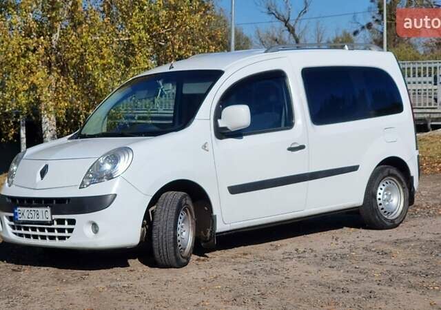Белый Рено Кенгу, объемом двигателя 1.5 л и пробегом 281 тыс. км за 6300 $, фото 7 на Automoto.ua