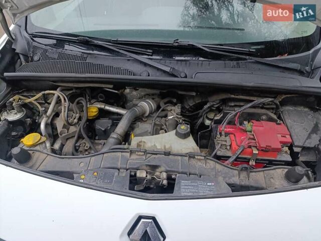 Белый Рено Кенгу, объемом двигателя 1.46 л и пробегом 186 тыс. км за 4800 $, фото 10 на Automoto.ua