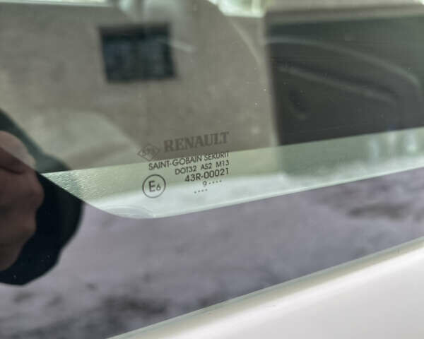 Білий Рено Кєнгу, об'ємом двигуна 1.5 л та пробігом 220 тис. км за 7400 $, фото 54 на Automoto.ua