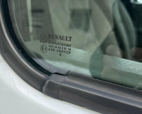 Білий Рено Кєнгу, об'ємом двигуна 1.5 л та пробігом 220 тис. км за 7400 $, фото 55 на Automoto.ua