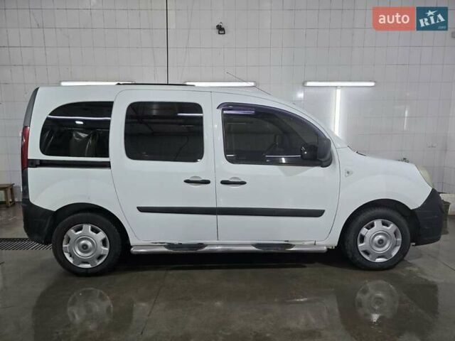 Белый Рено Кенгу, объемом двигателя 1.5 л и пробегом 399 тыс. км за 4800 $, фото 5 на Automoto.ua