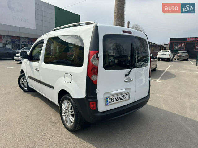 Белый Рено Кенгу, объемом двигателя 1.46 л и пробегом 200 тыс. км за 6999 $, фото 17 на Automoto.ua