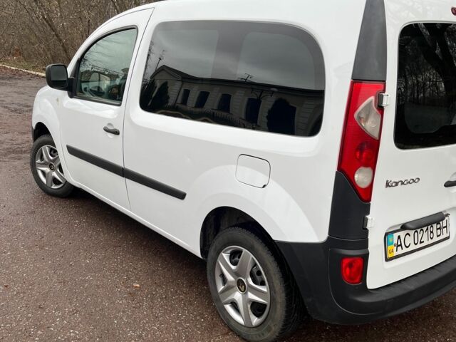 Белый Рено Кенгу, объемом двигателя 1.5 л и пробегом 330 тыс. км за 5600 $, фото 2 на Automoto.ua