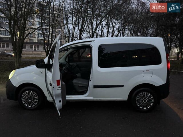 Белый Рено Кенгу, объемом двигателя 1.46 л и пробегом 110 тыс. км за 7800 $, фото 8 на Automoto.ua