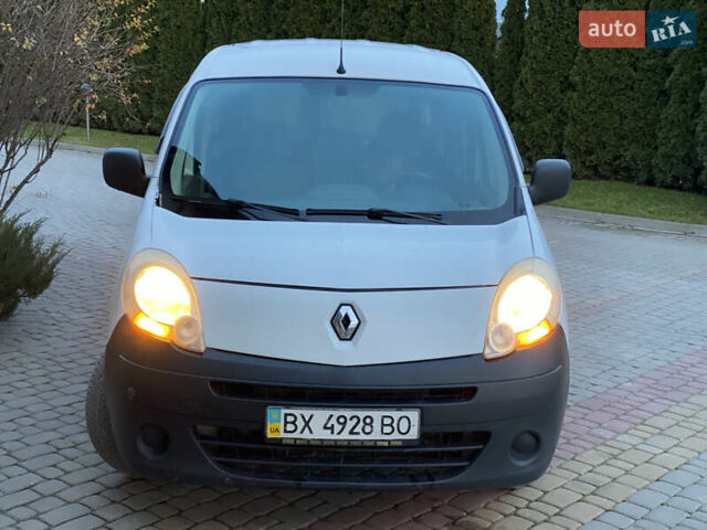 Белый Рено Кенгу, объемом двигателя 1.5 л и пробегом 270 тыс. км за 4599 $, фото 2 на Automoto.ua