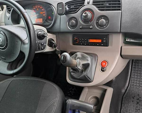 Рено Кенгу 2009 в Калуше на Automoto.ua Белый Рено Кенгу, объемом двигателя 1.46 л и пробегом 217 тыс. км за 6200 $, фото 20 на Automoto.ua