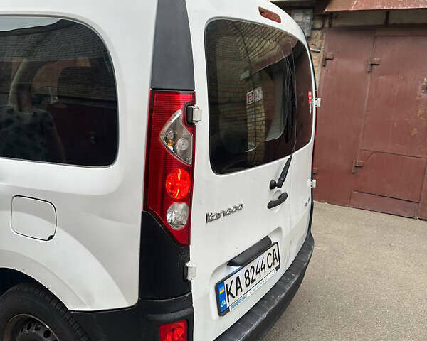 Белый Рено Кенгу, объемом двигателя 1.46 л и пробегом 357 тыс. км за 6100 $, фото 13 на Automoto.ua