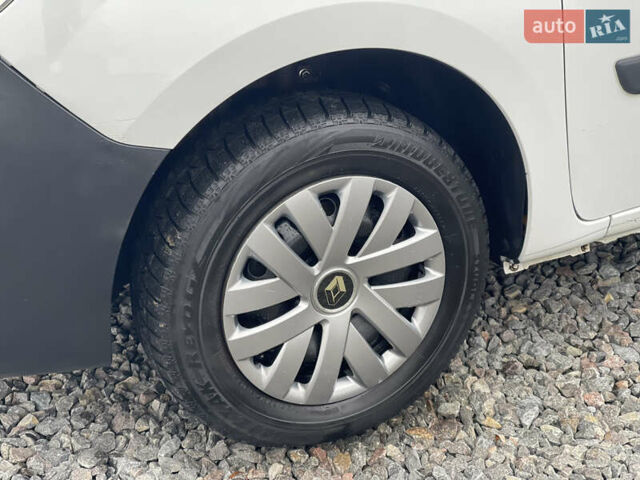 Белый Рено Кенгу, объемом двигателя 1.46 л и пробегом 246 тыс. км за 5850 $, фото 22 на Automoto.ua