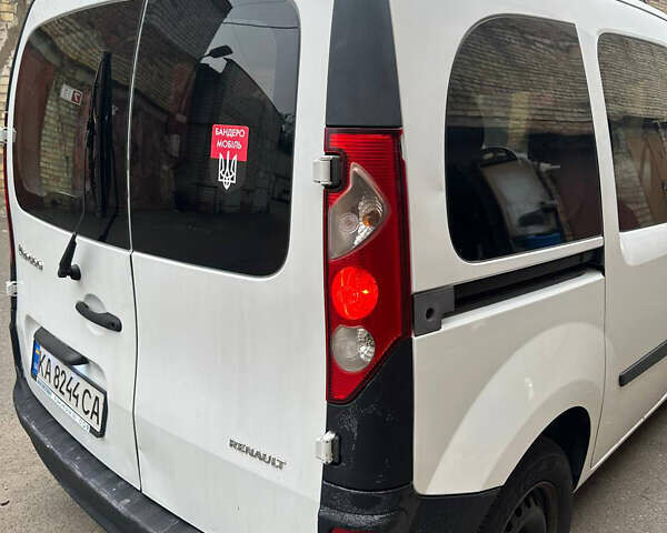Белый Рено Кенгу, объемом двигателя 1.46 л и пробегом 357 тыс. км за 6100 $, фото 14 на Automoto.ua