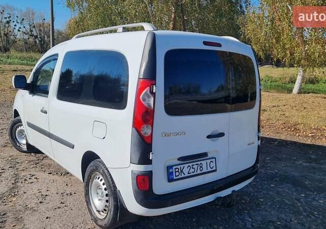 Белый Рено Кенгу, объемом двигателя 1.5 л и пробегом 281 тыс. км за 6300 $, фото 1 на Automoto.ua