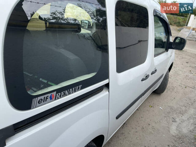 Белый Рено Кенгу, объемом двигателя 1.46 л и пробегом 231 тыс. км за 5600 $, фото 8 на Automoto.ua