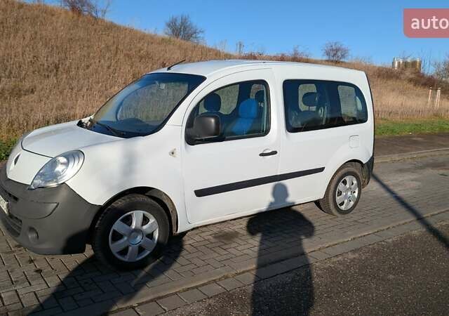 Білий Рено Кєнгу, об'ємом двигуна 1.5 л та пробігом 320 тис. км за 5200 $, фото 2 на Automoto.ua