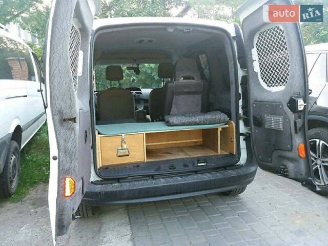 Белый Рено Кенгу, объемом двигателя 1.5 л и пробегом 415 тыс. км за 4600 $, фото 25 на Automoto.ua