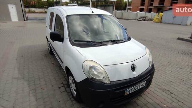 Белый Рено Кенгу, объемом двигателя 1.5 л и пробегом 415 тыс. км за 4600 $, фото 2 на Automoto.ua