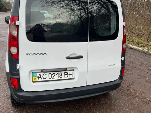 Белый Рено Кенгу, объемом двигателя 1.5 л и пробегом 330 тыс. км за 5600 $, фото 3 на Automoto.ua