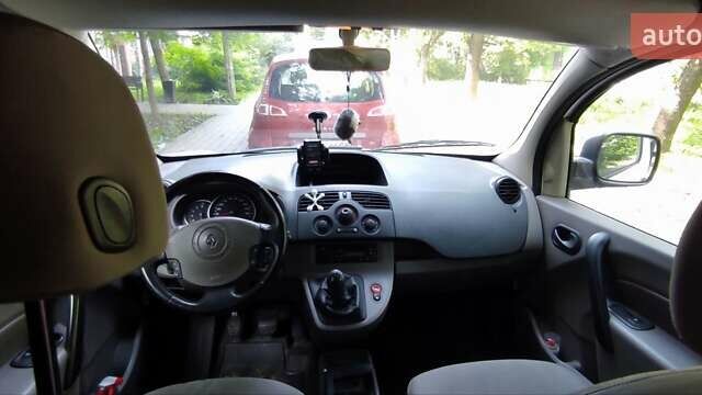 Белый Рено Кенгу, объемом двигателя 1.5 л и пробегом 415 тыс. км за 4600 $, фото 17 на Automoto.ua