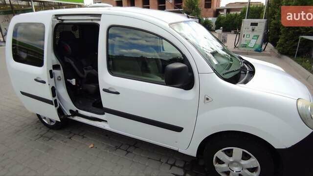 Белый Рено Кенгу, объемом двигателя 1.5 л и пробегом 415 тыс. км за 4600 $, фото 6 на Automoto.ua