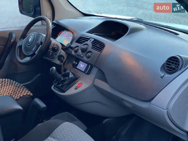 Белый Рено Кенгу, объемом двигателя 1.5 л и пробегом 270 тыс. км за 4599 $, фото 38 на Automoto.ua